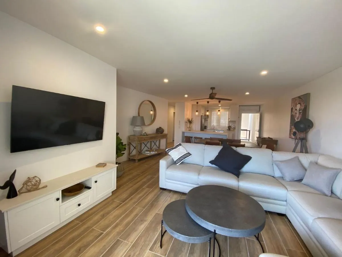 מלון דירות ביירון ביי Bay Royal Apartments