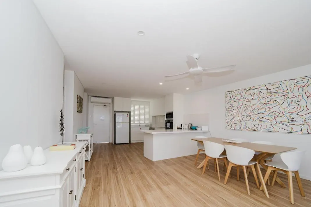 ביירון ביי Bay Royal Apartments 4*, ביירון ביי