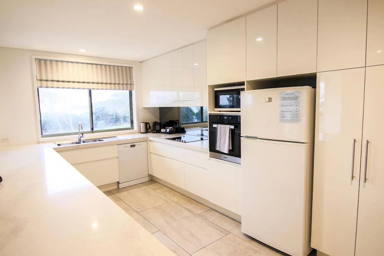 מלון דירות ביירון ביי Bay Royal Apartments