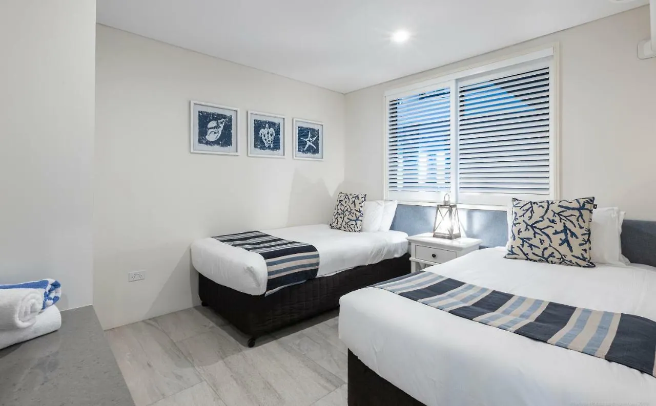 מלון דירות ביירון ביי Bay Royal Apartments